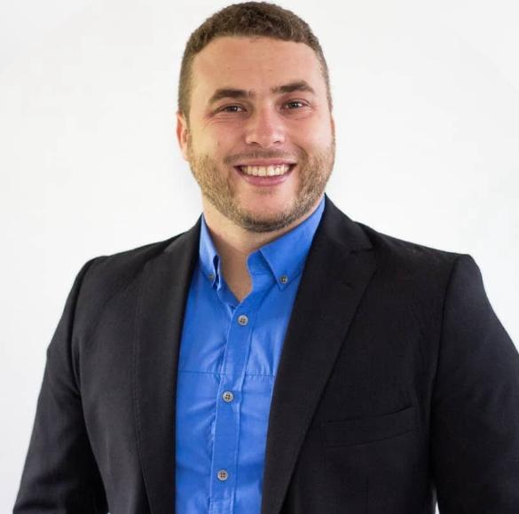 Dr. Jorge Báez, cirujano oral y maxilofacial e implantólogo en Jarabacoa